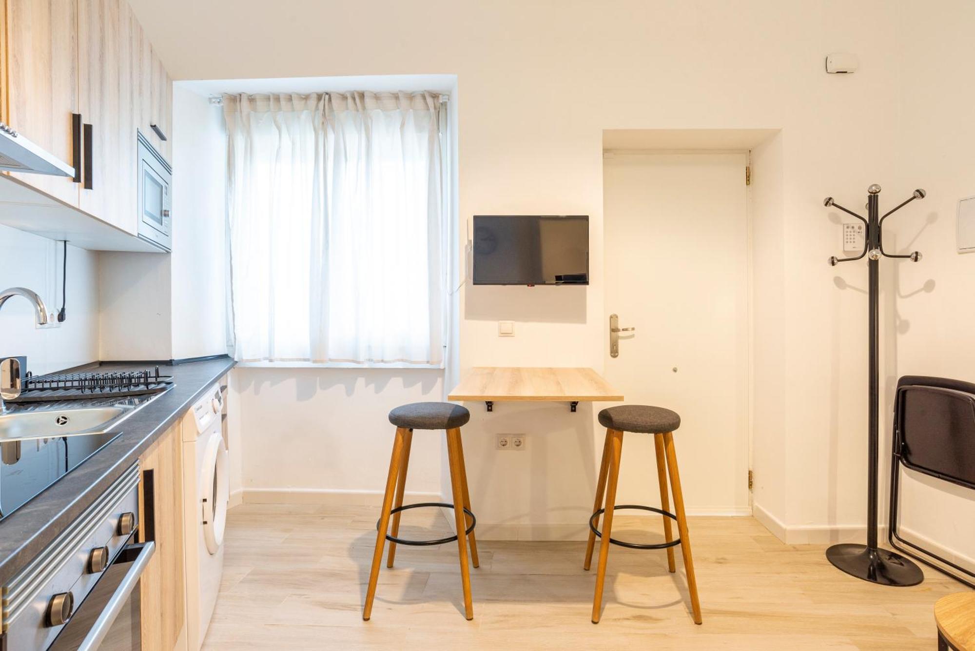 Apartment Center *